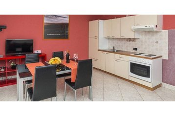 Croazia Privát Zambratija, Esterno